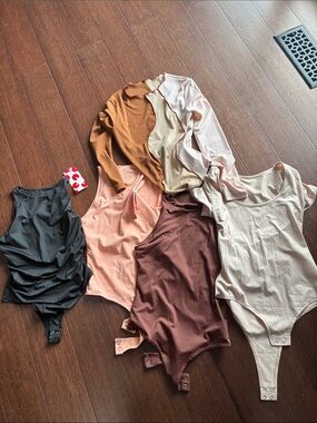 5 for 1 - Women’s Seamless Scoop Neck Bodysuit - Neutral Multi-Pack